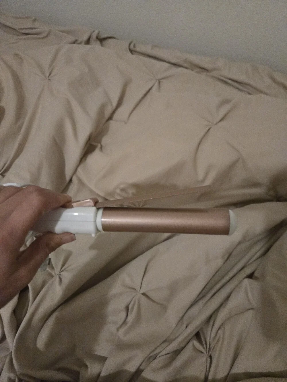 Corded Curling Wand in Rose Gold